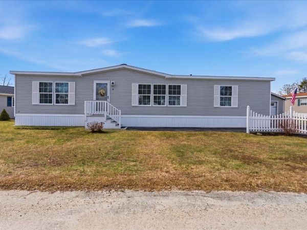 10 Houle Street, Sabattus, ME 04280