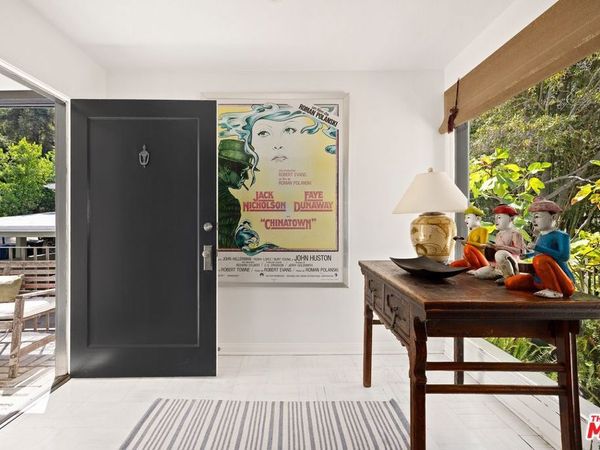 5733 Valley Oak Drive , Los Angeles, CA 90068