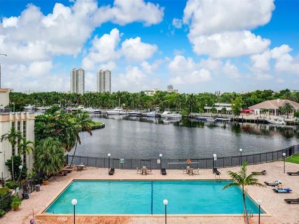 2000 Atlantic Shores Boulevard, Unit 306, Hallandale Beach, FL 33009