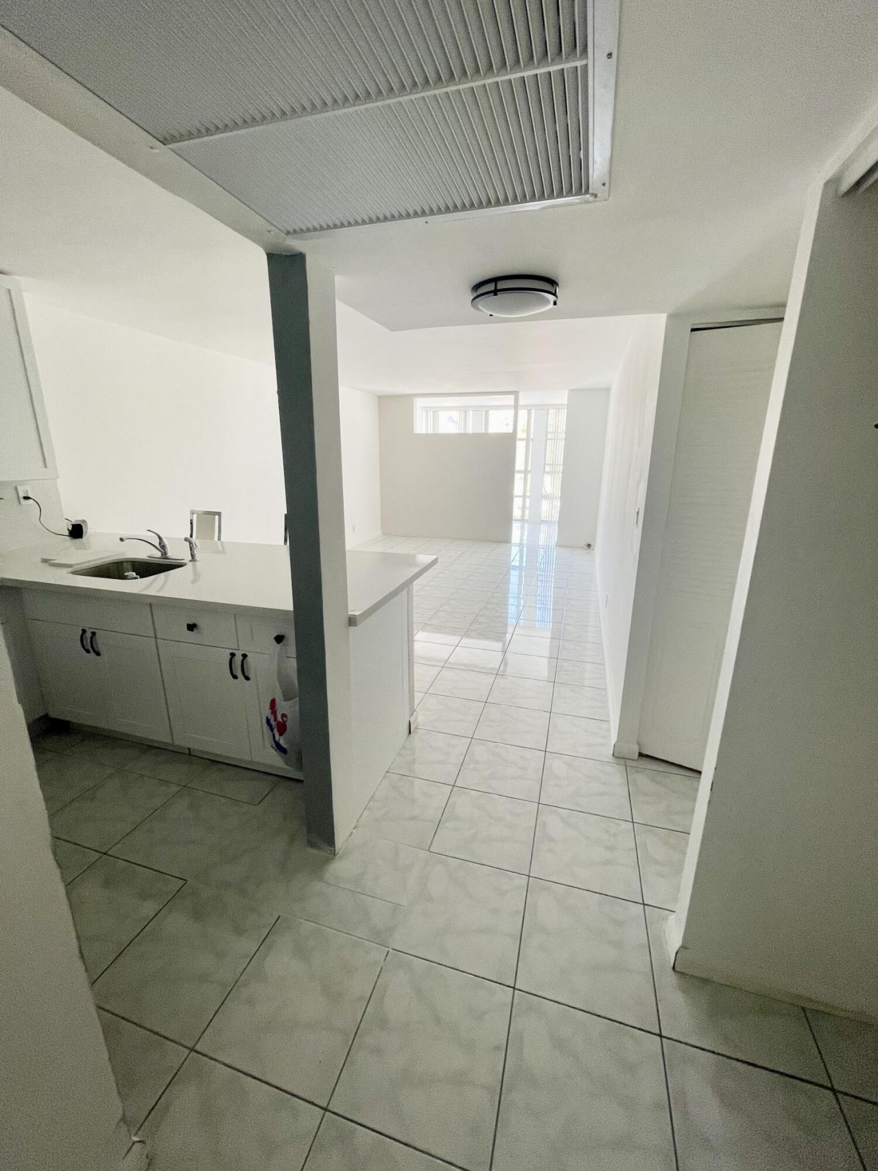 2000 Atlantic Shores Boulevard, Unit 306, Hallandale Beach, FL 33009 Photo