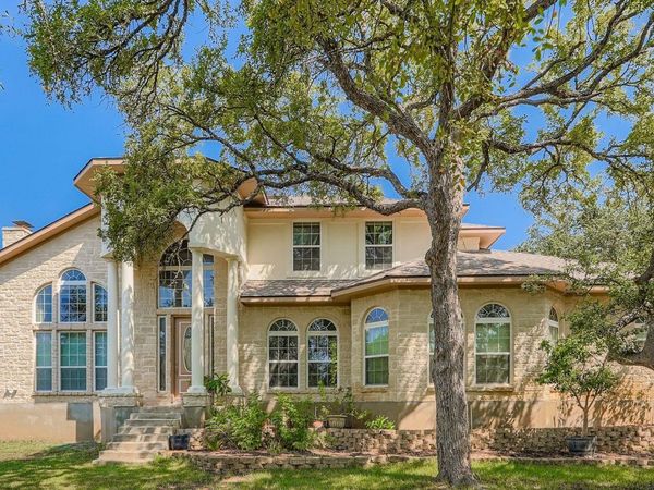 900 Wayside DR, Wimberley, TX 78676