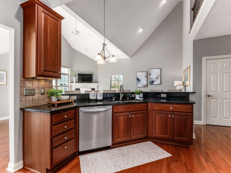 293 Murphy's Green, Powell, OH 43065 Photo 13