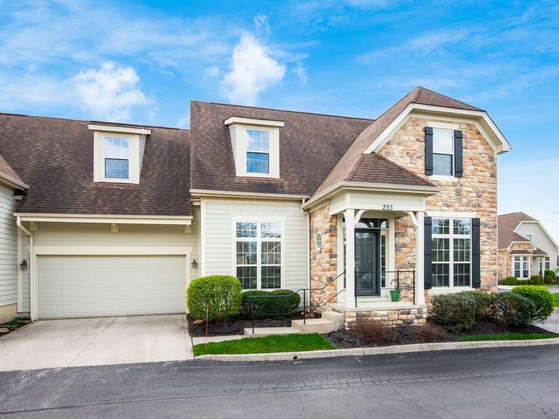 293 Murphy's Green, Powell, OH 43065 Photo 2