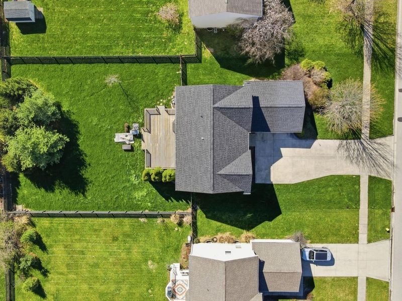 4000 Creekwood Drive, Lewis Center, OH 43035 Photo 2