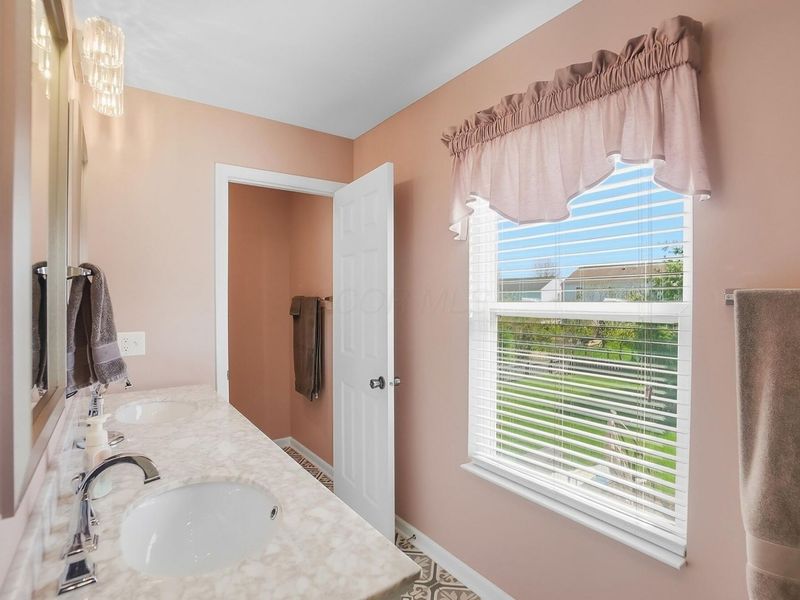 4000 Creekwood Drive, Lewis Center, OH 43035 Photo 44