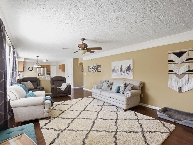 4000 Creekwood Drive, Lewis Center, OH 43035 Photo 9