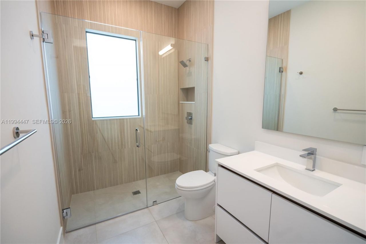 2745 SW 23rd Ter, Miami, FL 33145 Photo