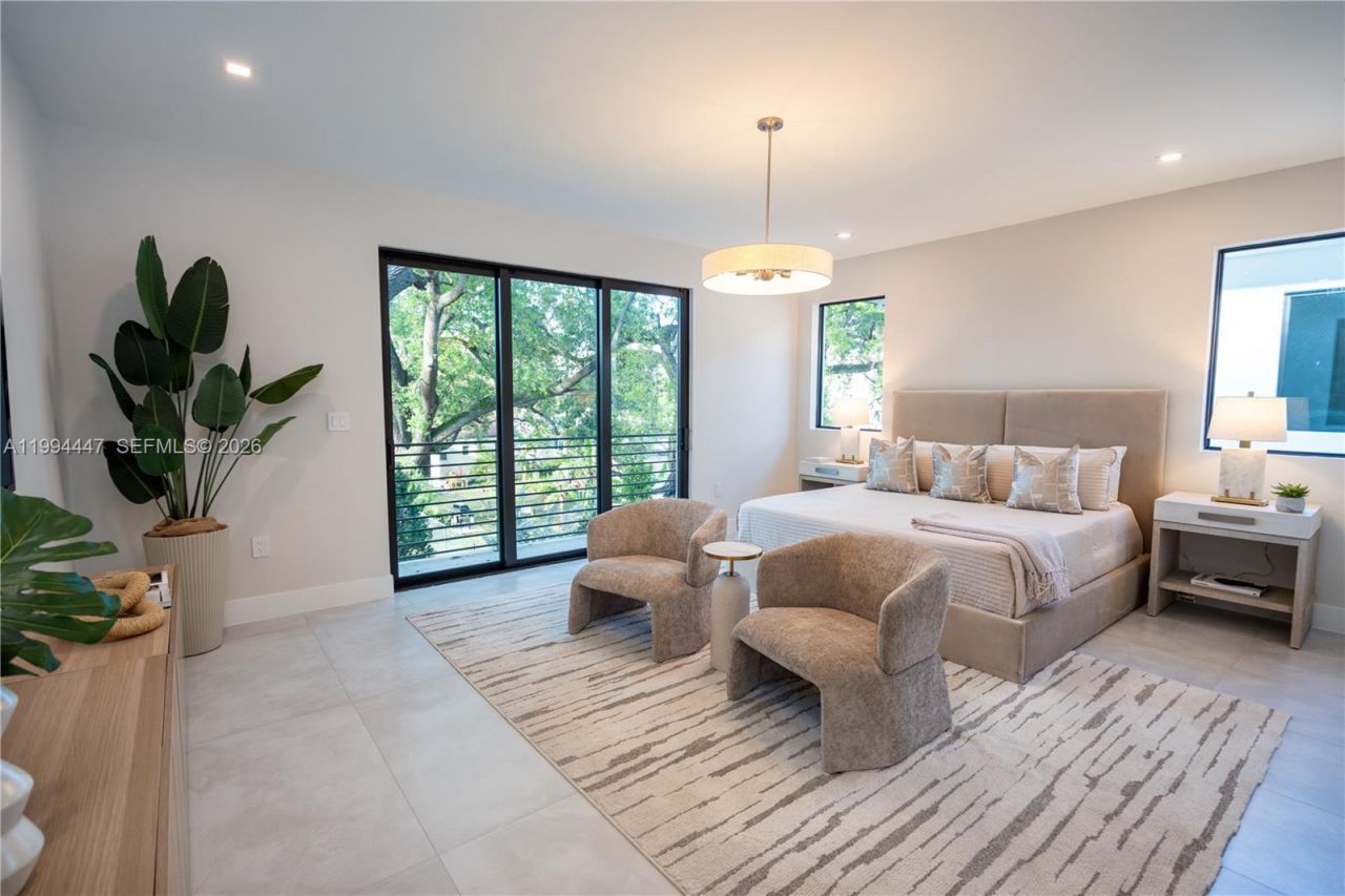 2745 SW 23rd Ter, Miami, FL 33145 Photo