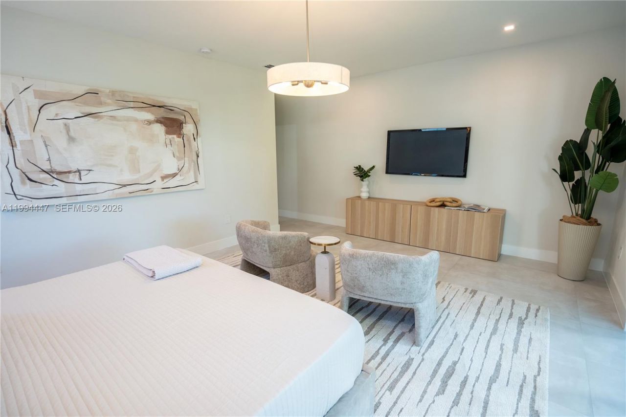 2745 SW 23rd Ter, Miami, FL 33145 Photo