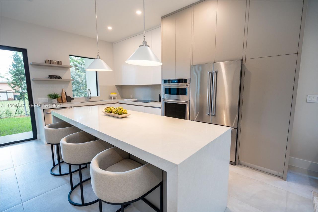 2745 SW 23rd Ter, Miami, FL 33145 Photo