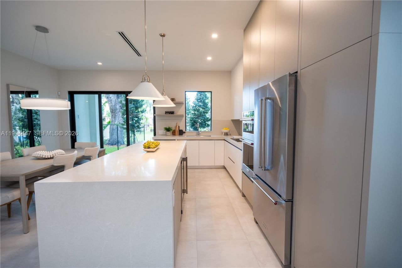 2745 SW 23rd Ter, Miami, FL 33145 Photo