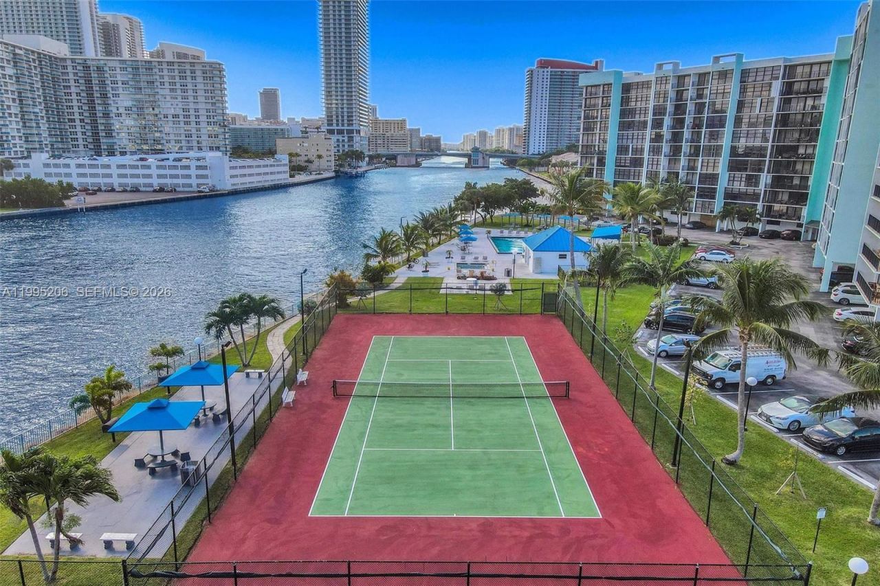 200 Leslie Dr , Unit 918, Hallandale Beach, FL 33009 Photo