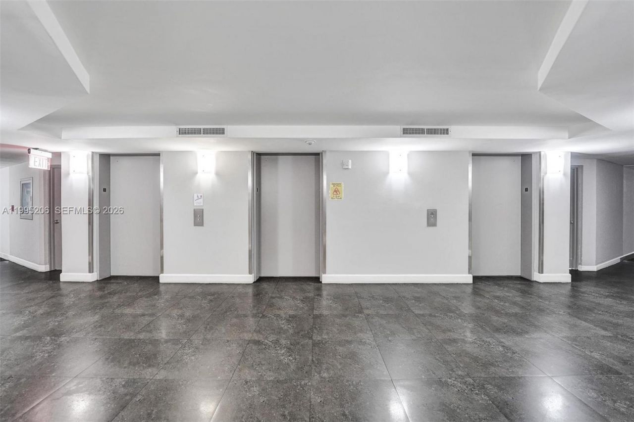 200 Leslie Dr , Unit 918, Hallandale Beach, FL 33009 Photo