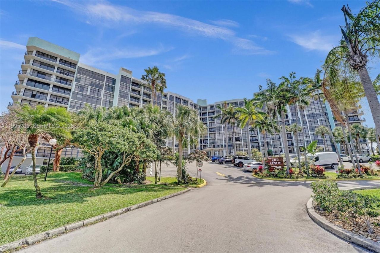 200 Leslie Dr , Unit 918, Hallandale Beach, FL 33009 Photo