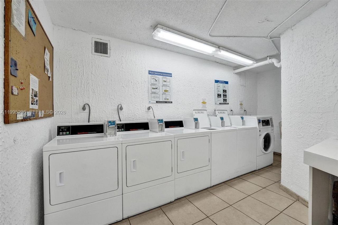 200 Leslie Dr , Unit 918, Hallandale Beach, FL 33009 Photo