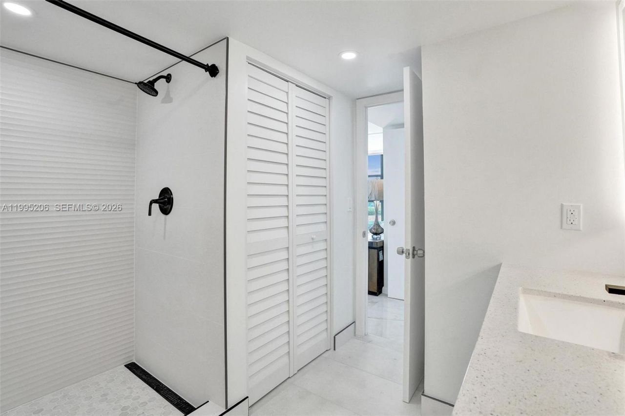 200 Leslie Dr , Unit 918, Hallandale Beach, FL 33009 Photo