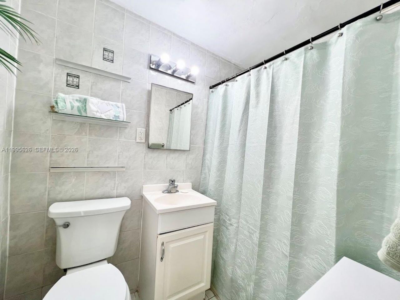 330 74th St, Unit 5, Miami Beach, FL 33141 Photo