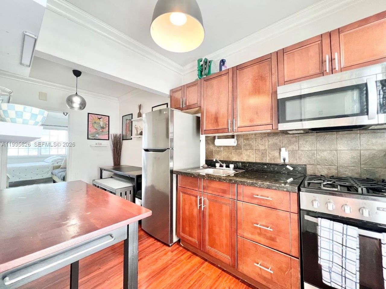 330 74th St, Unit 5, Miami Beach, FL 33141 Photo