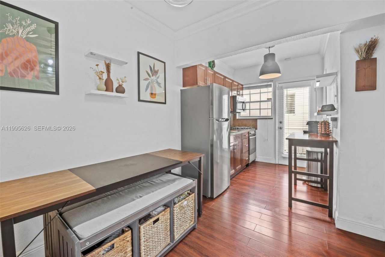 330 74th St, Unit 5, Miami Beach, FL 33141 Photo