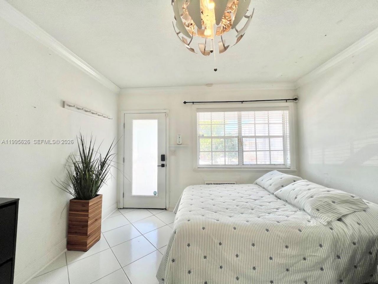 330 74th St, Unit 5, Miami Beach, FL 33141 Photo