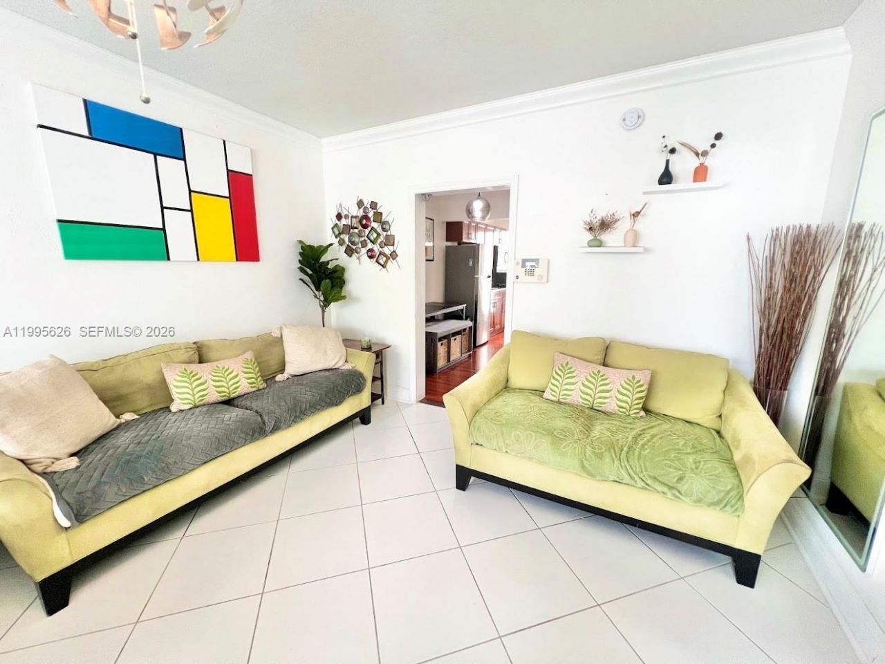 330 74th St, Unit 5, Miami Beach, FL 33141 Photo