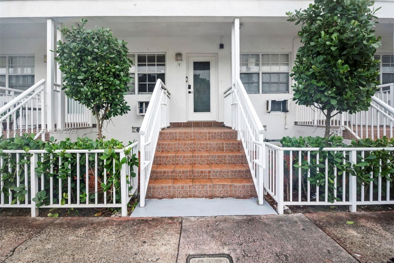 330 74th St, Unit 5, Miami Beach, FL 33141 Photo