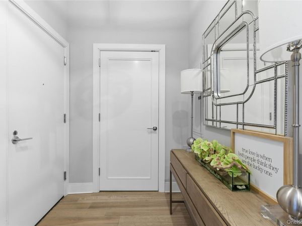 100 Garvies Point Road , Unit 1025, Glen Cove, NY 11542