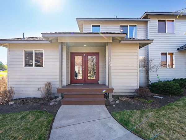 1125 Golden Pheasant Drive, Redmond, OR 97756