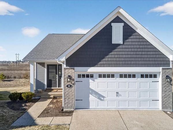 10 Muir Trail Court , Cottleville, MO 63304