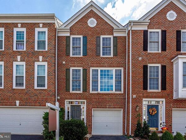 25242 DUNVEGAN SQUARE , CHANTILLY, VA 20152
