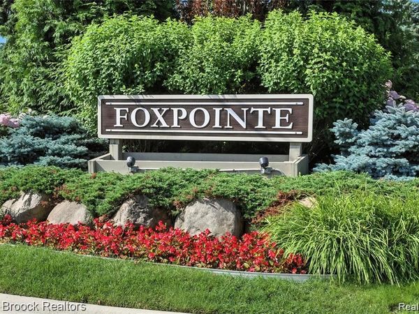 4231 Foxpointe Drive, West Bloomfield Twp, MI 48323