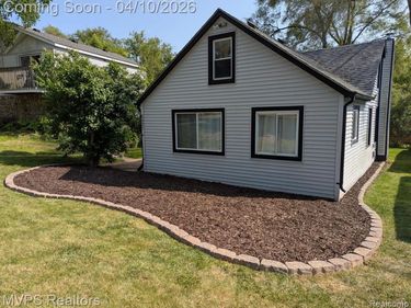 6421 Cloverton Drive, Waterford Twp, MI 48329