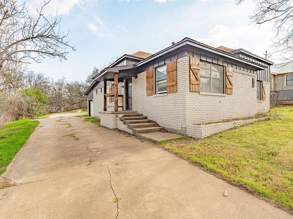 582 W College Street, Stephenville, TX 76401