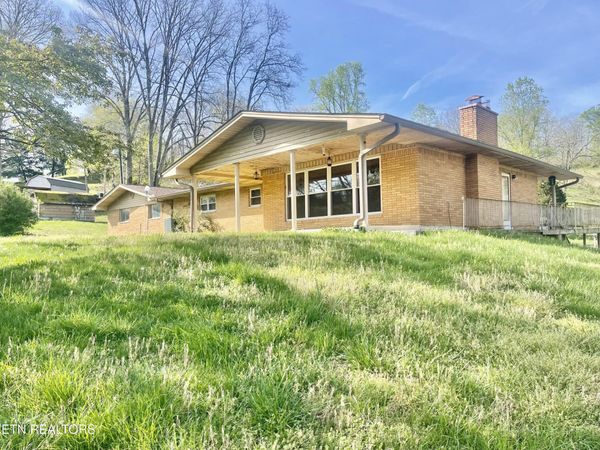 980 Blue Top Rd, Tazewell, TN 37879