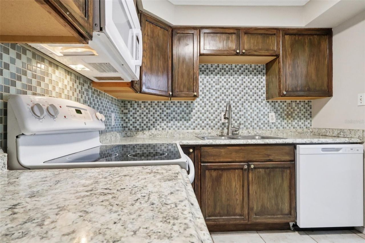 534 Orange Drive, Unit 27, Altamonte Springs, FL 32701 Photo