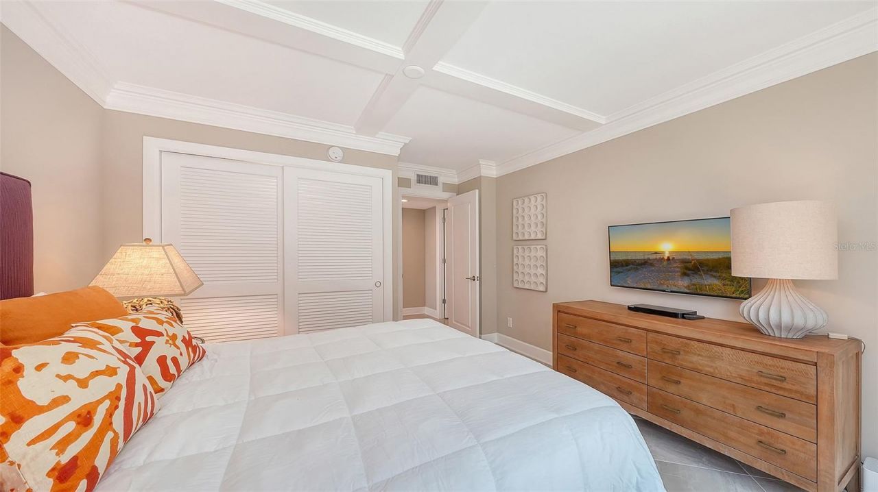 2425 Gulf Of Mexico Drive, Unit 1A, Longboat Key, FL 34228 Photo