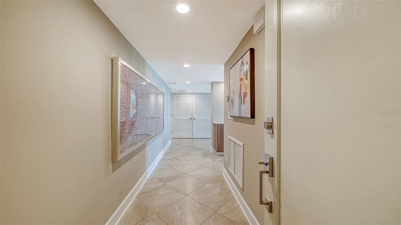 2425 Gulf Of Mexico Drive, Unit 1A, Longboat Key, FL 34228 Photo