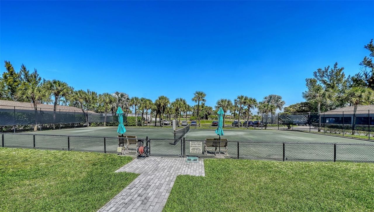 2425 Gulf Of Mexico Drive, Unit 1A, Longboat Key, FL 34228 Photo