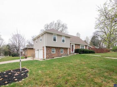 200 Taylor Park Drive , Lincoln, NE 68510