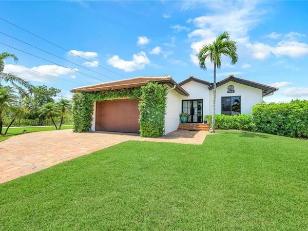 999 East Valley DR, BONITA SPRINGS, FL 34134