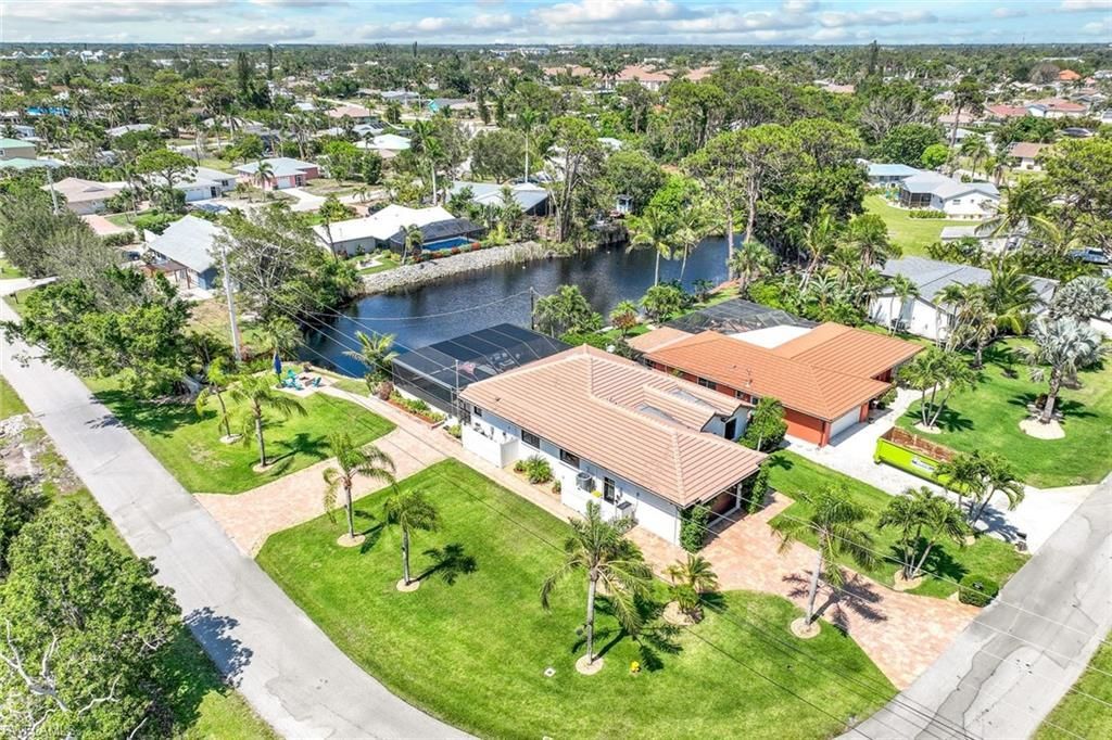 999 East Valley Dr, Bonita Springs, FL 34134 Photo