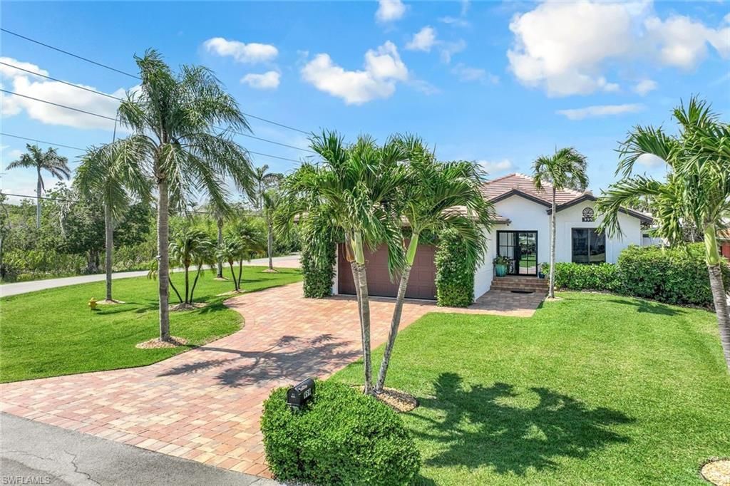 999 East Valley Dr , Bonita Springs, FL 34134 Photo