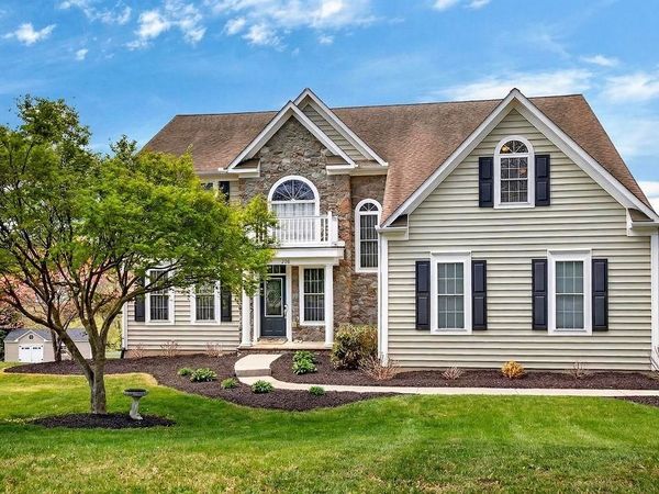 208 CLAYBROOK DR, WAYNESBORO, VA 22980