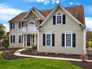 208 CLAYBROOK DR, WAYNESBORO, VA 22980