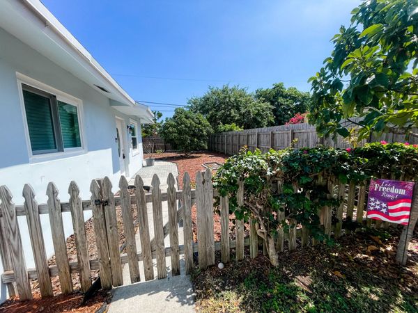 2213 NE 3rd Avenue, Unit 2215, Delray Beach, FL 33444