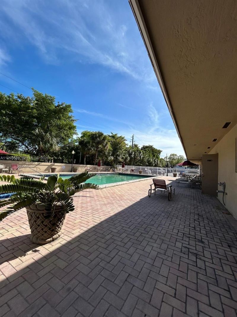 1805 Sans Souci Blvd, Unit 528, North Miami, FL 33181 Photo