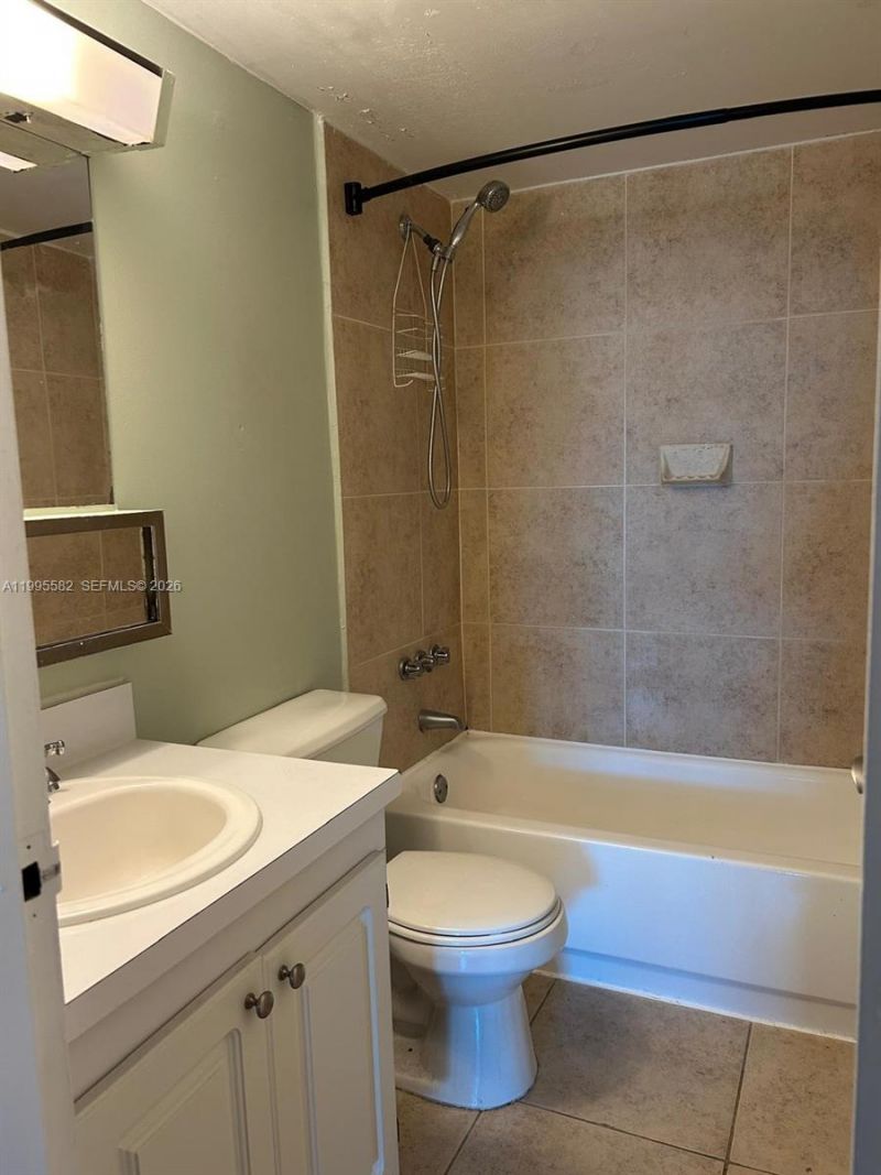 1805 Sans Souci Blvd, Unit 528, North Miami, FL 33181 Photo