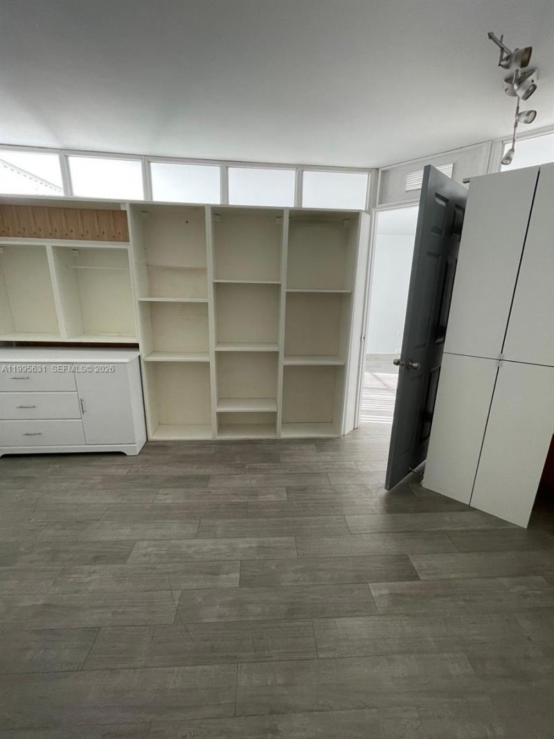 2750 NE 183rd St, Unit 2407, Aventura, FL 33160 Photo