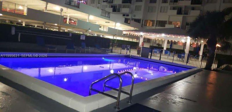 2750 NE 183rd St, Unit 2407, Aventura, FL 33160 Photo