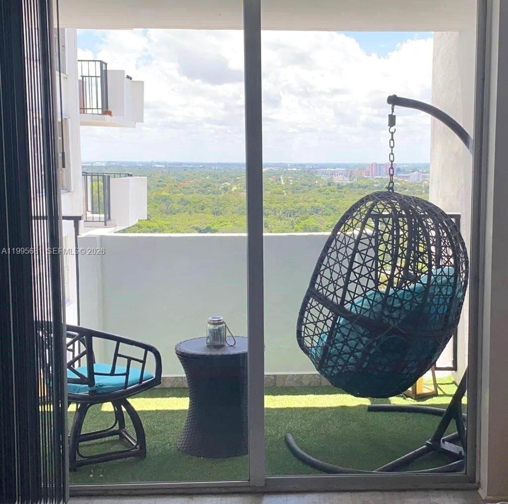 2750 NE 183rd St, Unit 2407, Aventura, FL 33160 Photo